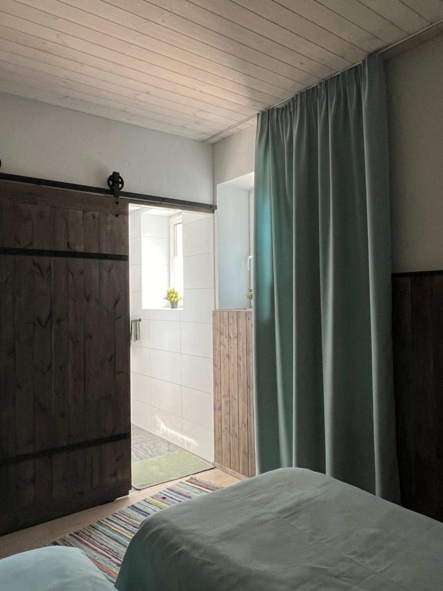 Kihnu Sadama Oeoemaja Guesthouse Lemsi Ngoại thất bức ảnh