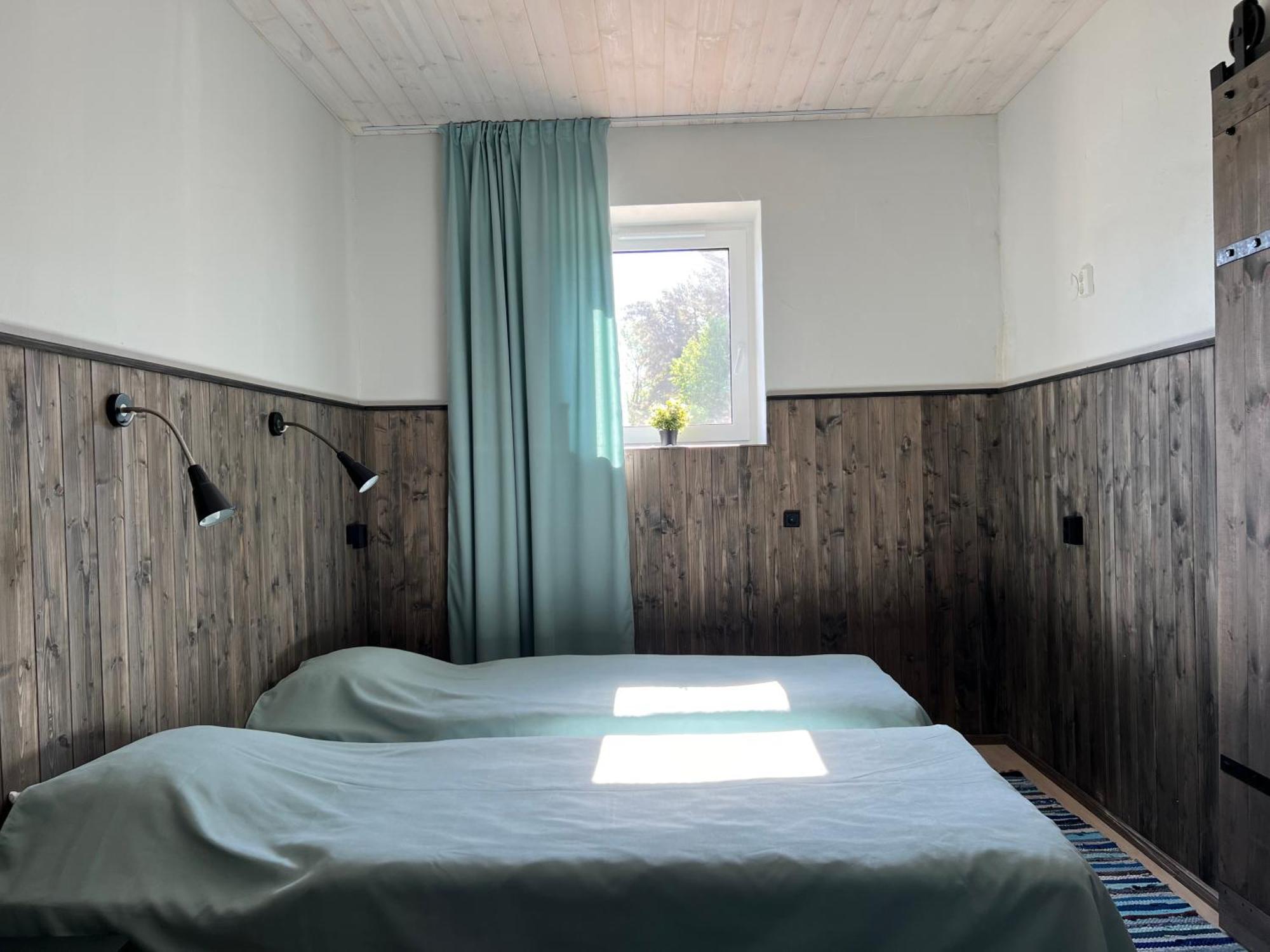 Kihnu Sadama Oeoemaja Guesthouse Lemsi Ngoại thất bức ảnh
