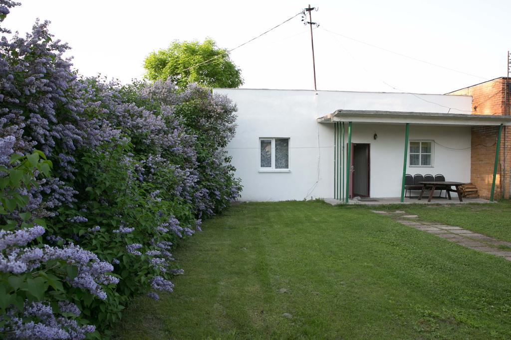 Kihnu Sadama Oeoemaja Guesthouse Lemsi Ngoại thất bức ảnh