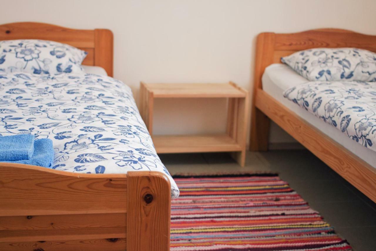 Kihnu Sadama Oeoemaja Guesthouse Lemsi Ngoại thất bức ảnh